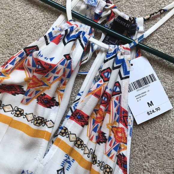 White dress - Picture 4 of 7